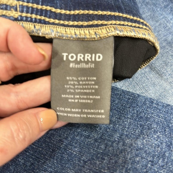 Torrid Med Wash Distressed Lean Jean Slim Boot Jeans - Picture 5 of 8